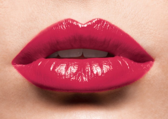 Lipstik Glossy Tren, Tekstur, dan Aplikasi