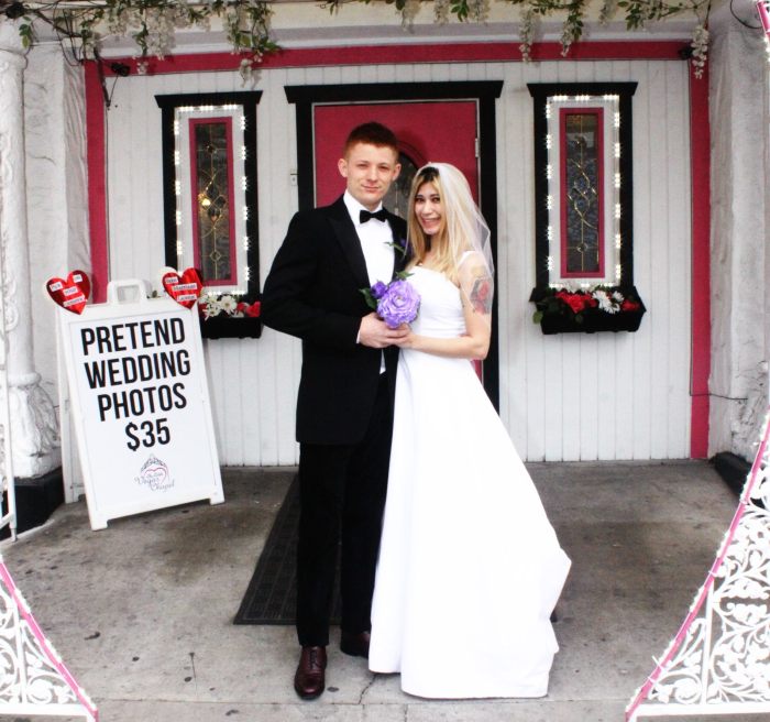 Pretend wedding strip vegas las chapel little
